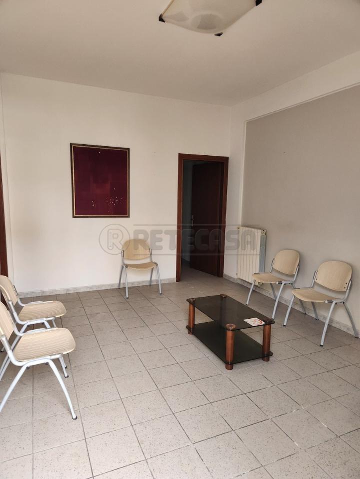 Ufficio in Via Giuseppe Mazzini, Santa Maria A Monte, {3} - Foto 2