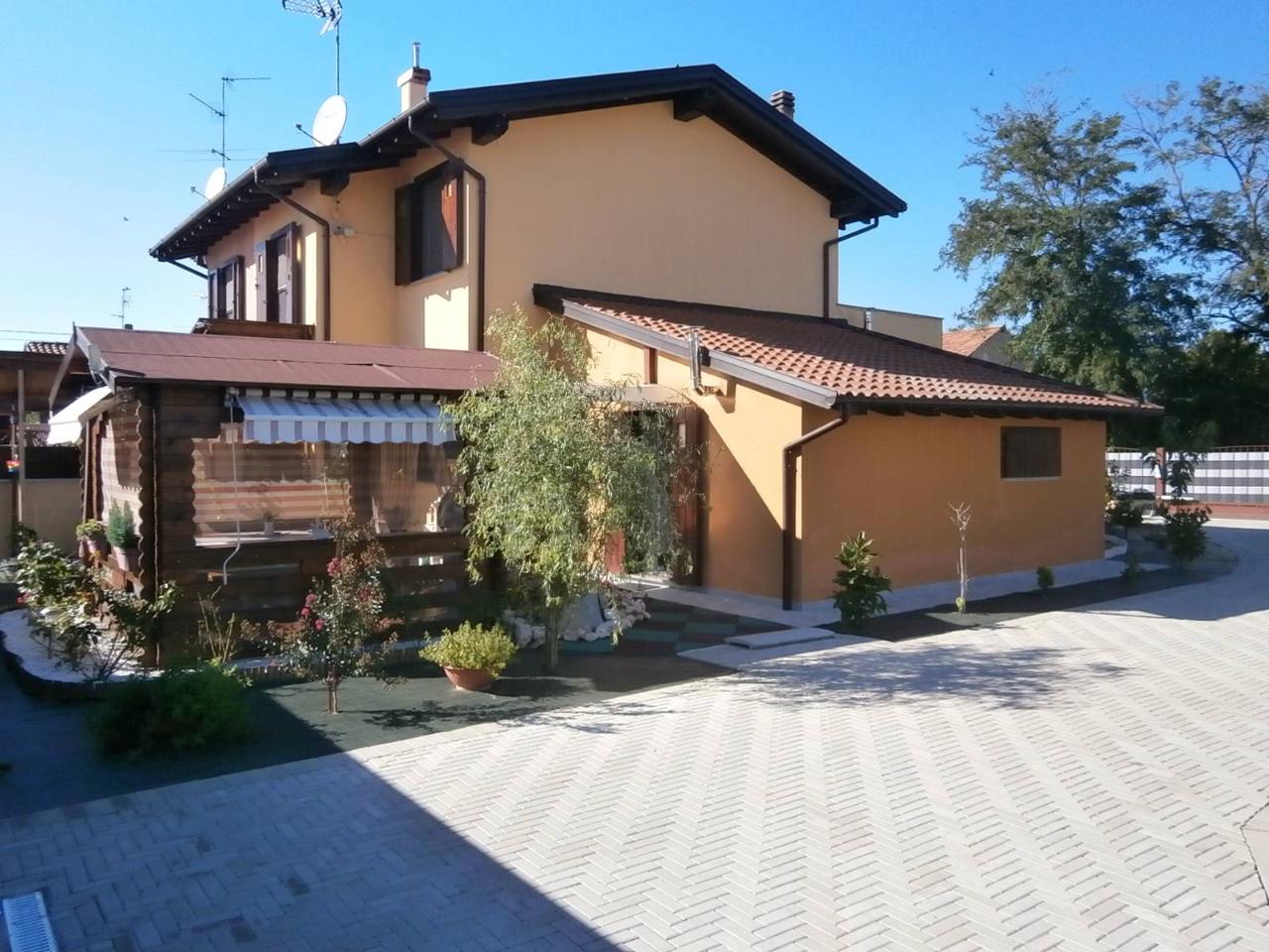 Villa in vendita a Mortara