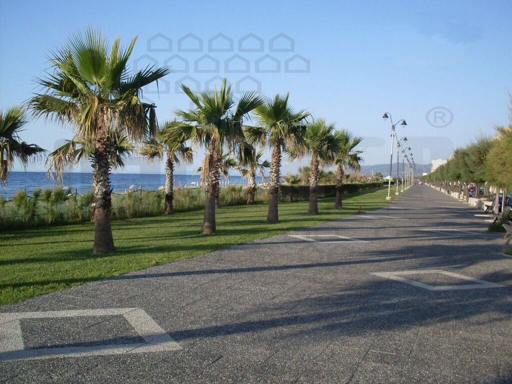 Palazzina commerciale in Lungomare Nauloco, Venetico, {3} - Foto 1