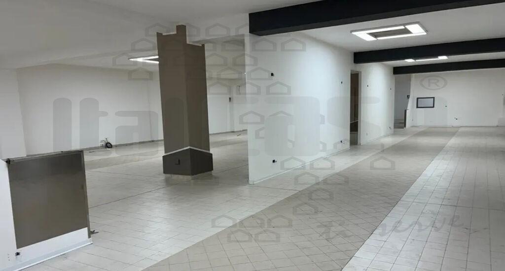 Palazzina commerciale in Strada Statale 114, Messina, {3} - Foto 1