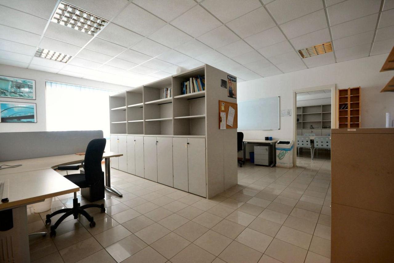 Ufficio in di Sottopoggio, Capannori, {3} - Foto 1