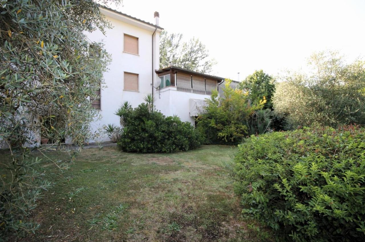 casa indipendente in vendita a Lucca in zona Nozzano