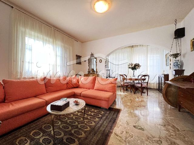 Appartamento in Viale Principe Amedeo 25, Rimini - Foto 1