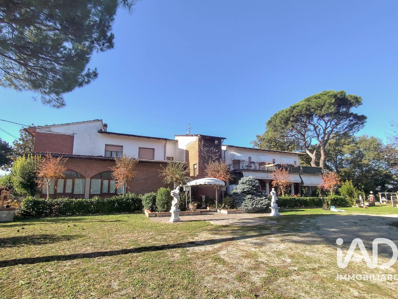 Esercizio commerciale in Via Pineta, Terranuova Bracciolini, {3} - Foto 1