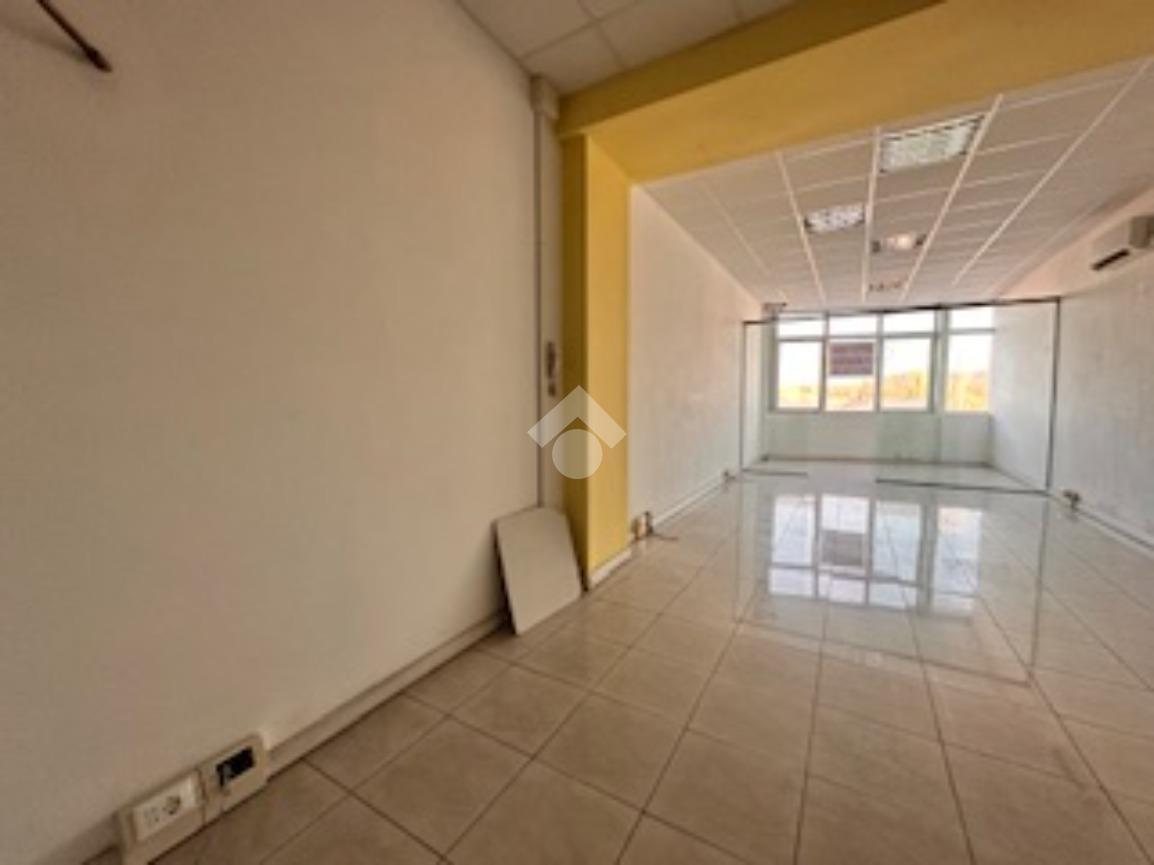 Ufficio in Via dei Ramai 3, Livorno, {3} - Foto 2