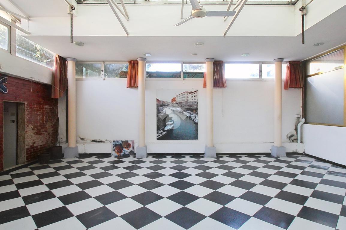 Negozio in Viale Giosuè Carducci 271, Livorno, {3} - Foto 1
