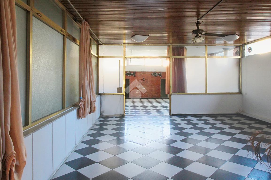 Negozio in Viale Giosuè Carducci 271, Livorno, {3} - Foto 2