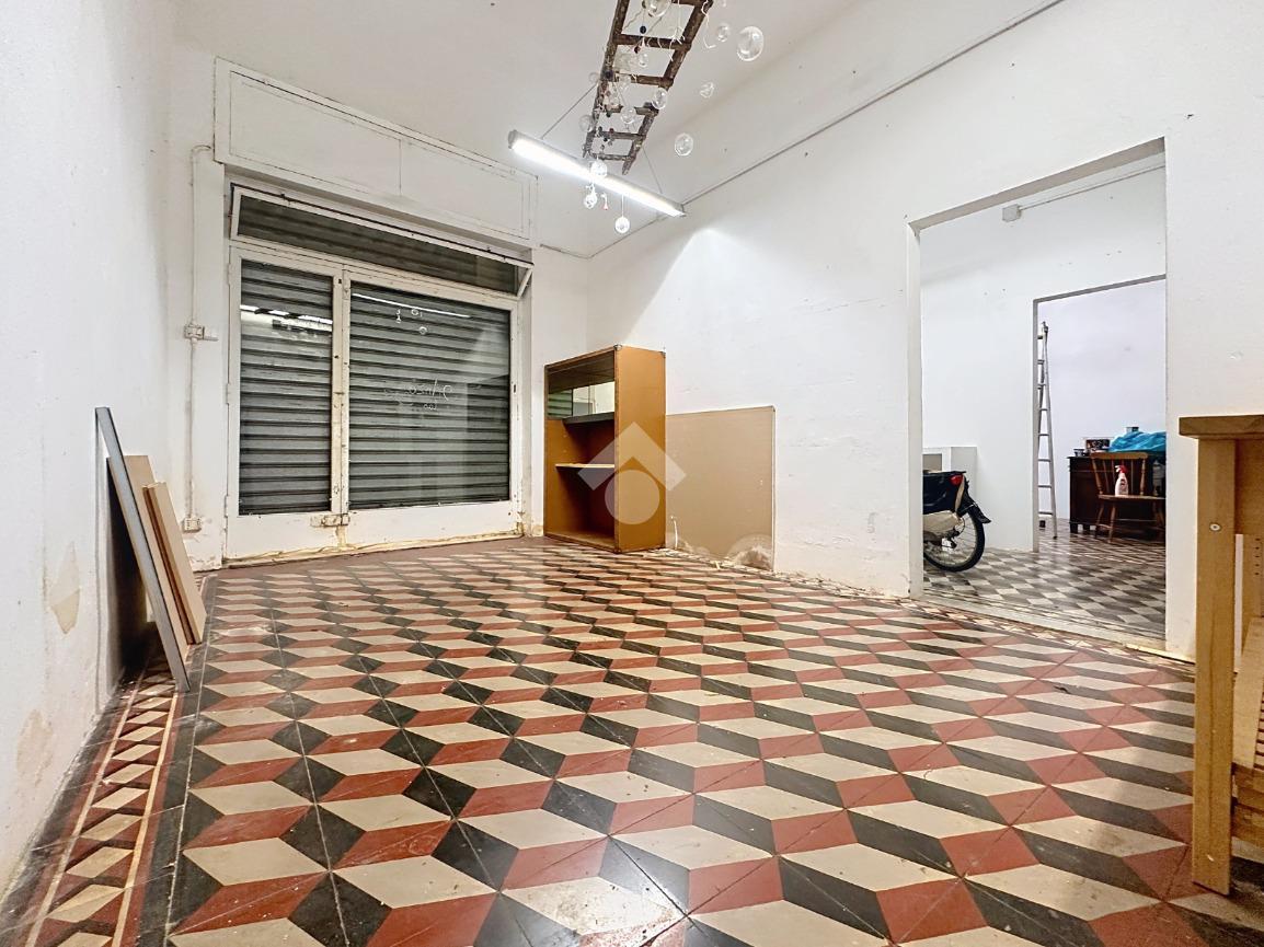 Negozio in Via Mayer 31, Livorno, {3} - Foto 1