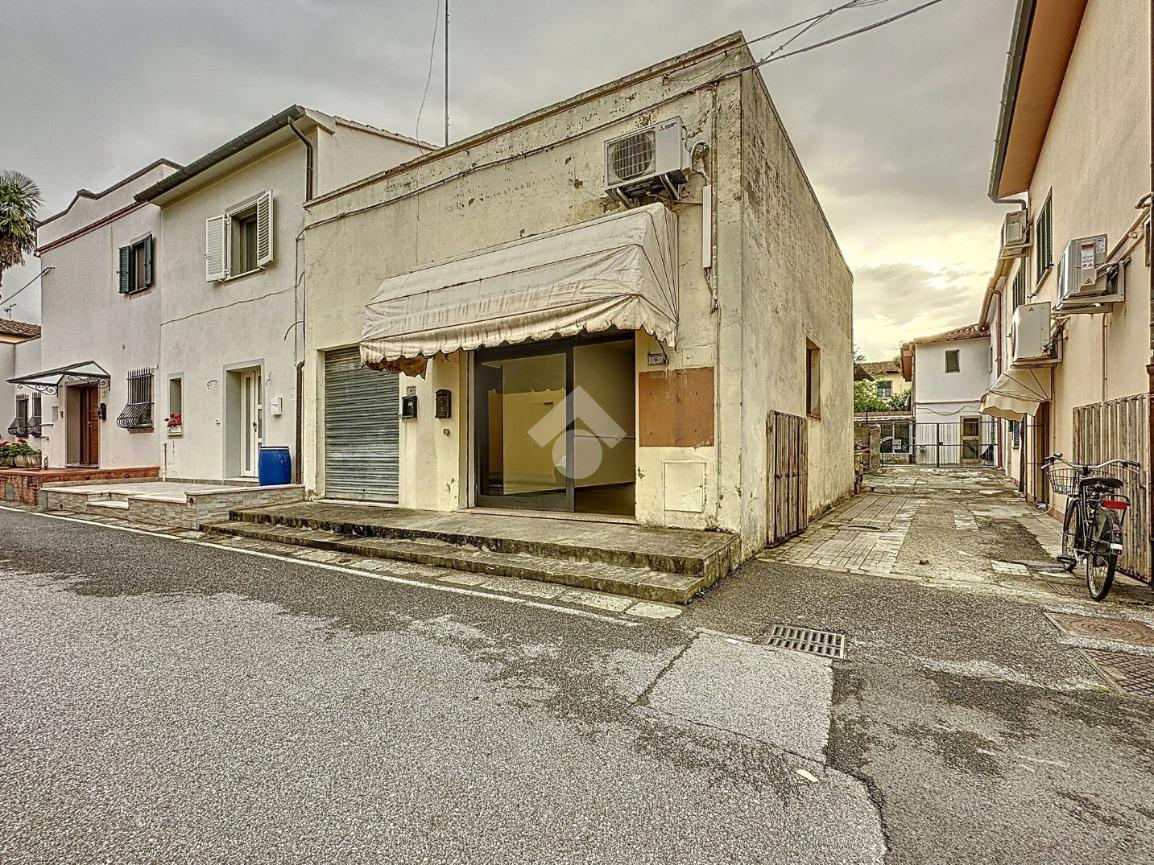 Negozio in Via Giacomo Matteotti 10, Crespina Lorenzana, {3} - Foto 2