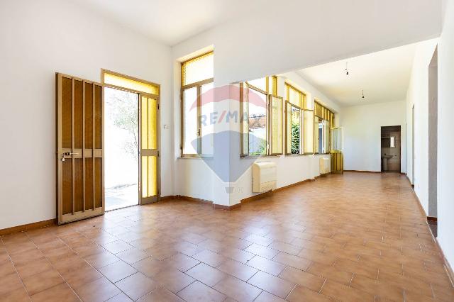 Vierzimmerwohnung in Via Bellini 10, Dolianova - Foto 1