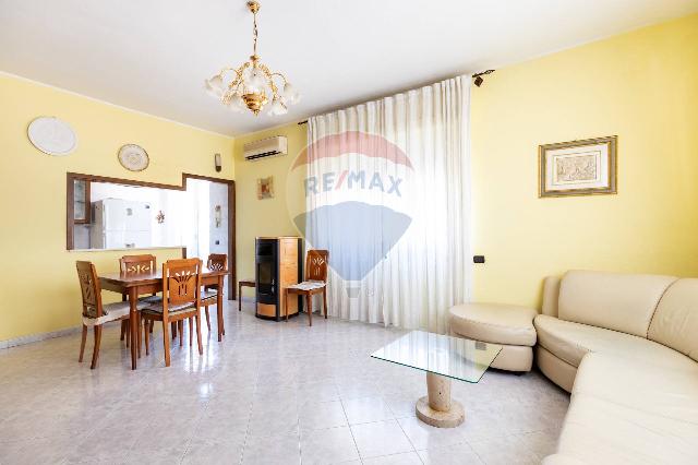 4-room flat in Via Cavaro 6, Quartu Sant'Elena - Photo 1