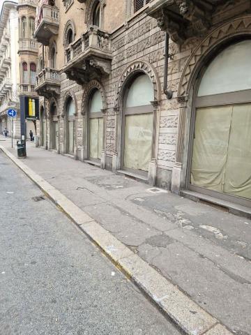 Geschäft in Corso Vercelli 109, Torino - Foto 1