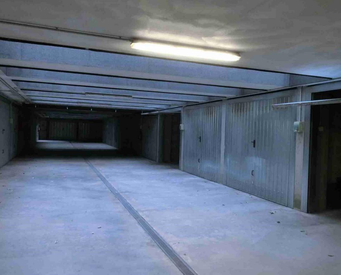 Parcheggio chiuso in Via Salvo d'Acquisto 2, Vinovo - Foto 1