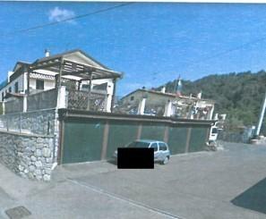 Parcheggio chiuso in Via Beggiola 2, Follo - Foto 1