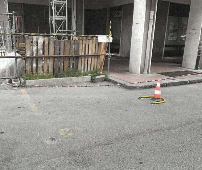Parcheggio in Via Luigi Gherzi Snc, Genova - Foto 1