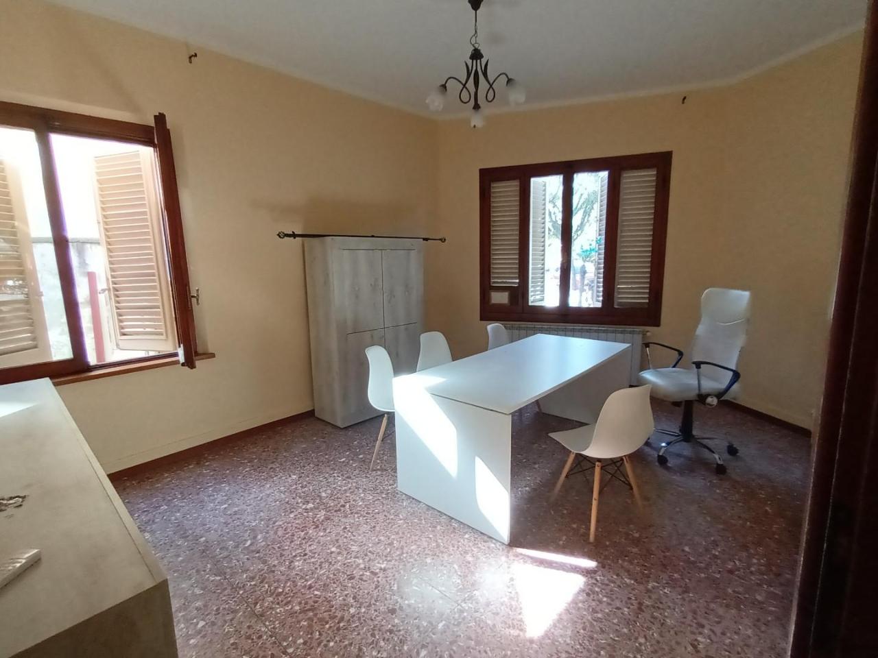 Ufficio in , Lucca, {3} - Foto 1
