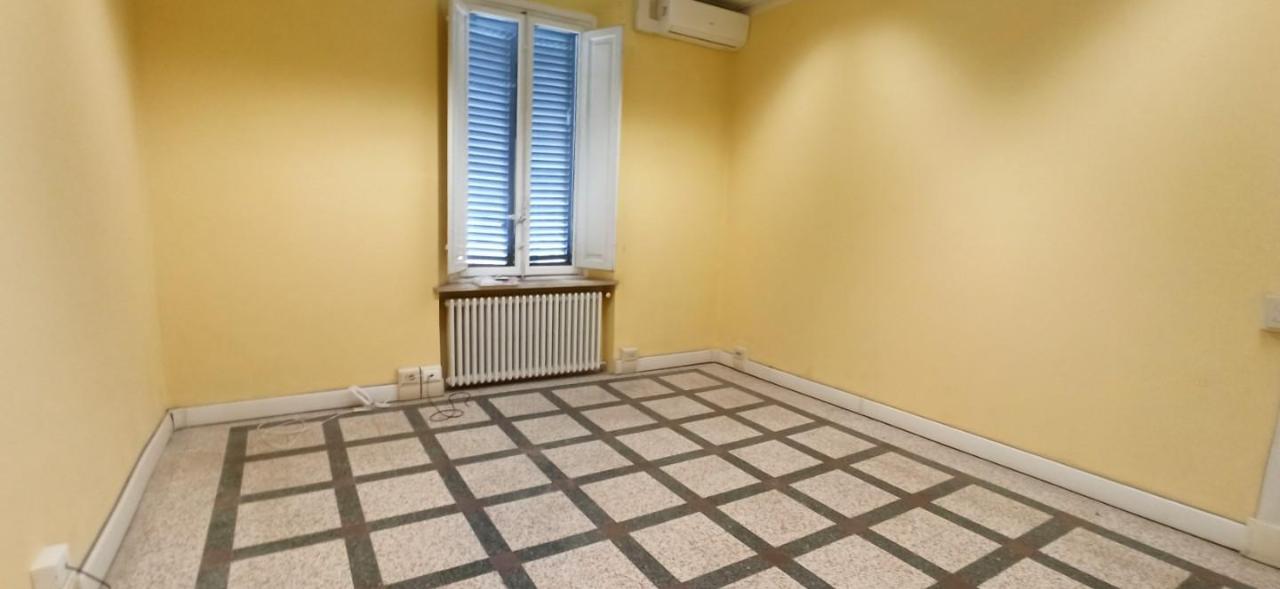 Ufficio in , Lucca, {3} - Foto 1