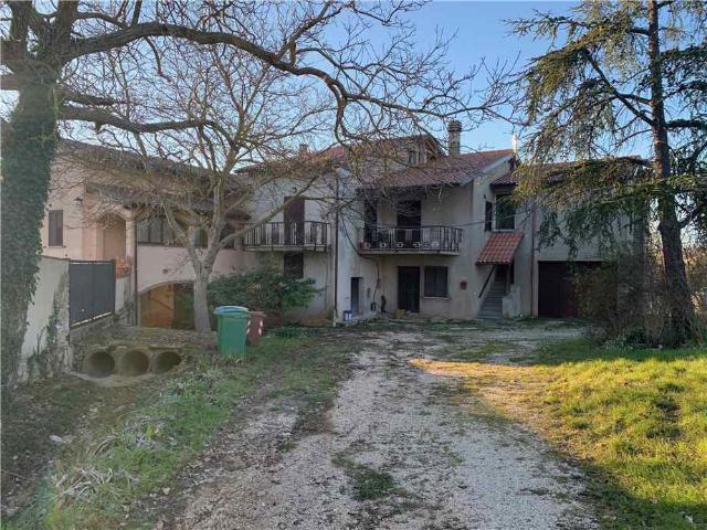 Casa indipendente in Loc. Viepri, Massa Martana - Foto 1