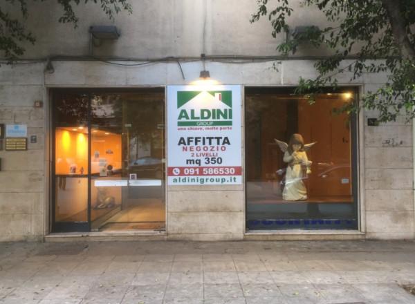 Negozio in Piazza Giovanni Amendola 10/11, Palermo, {3} - Foto 2