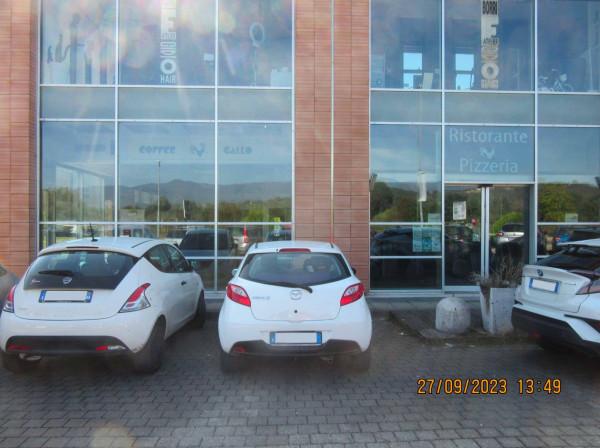 Negozio in Viale Giacomo Leopardi 31, Montevarchi, {3} - Foto 2
