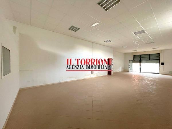 Negozio in Strada Provinciale Circonvallazione Chiesina, Chiesina Uzzanese, {3} - Foto 2