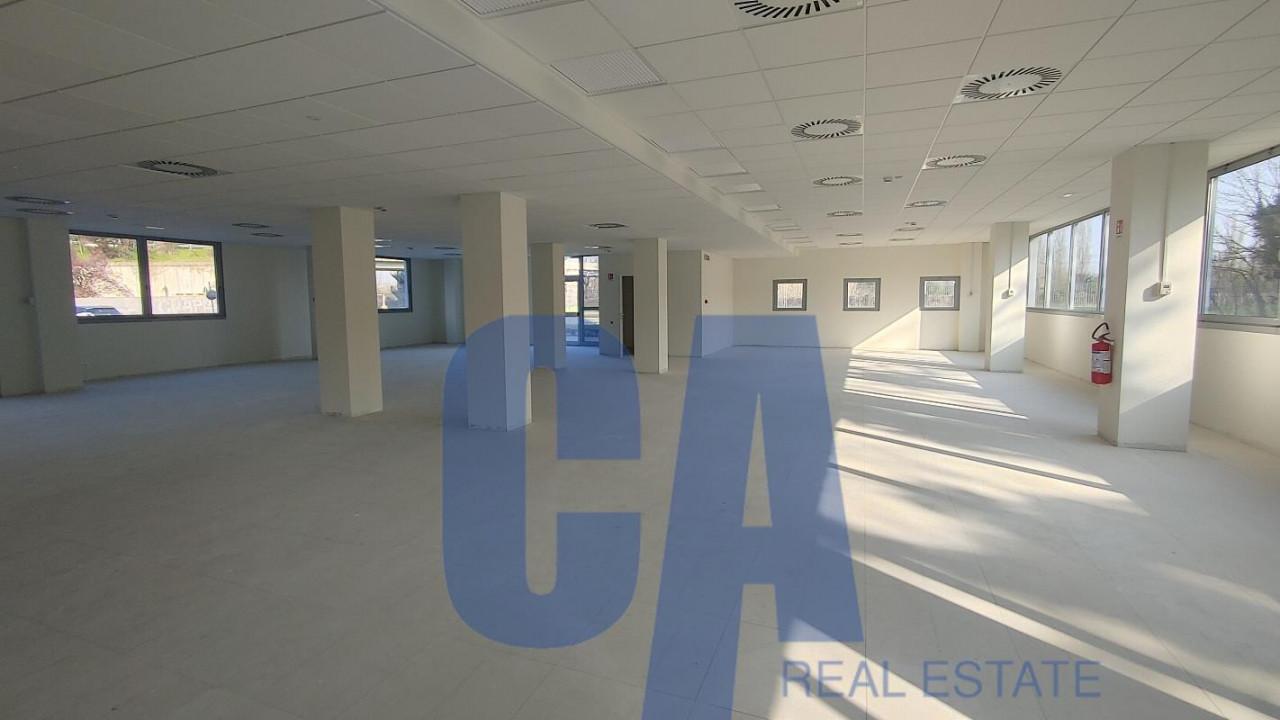 Ufficio in Piazza Maestri del Lavoro, Cernusco Sul Naviglio, {3} - Foto 2