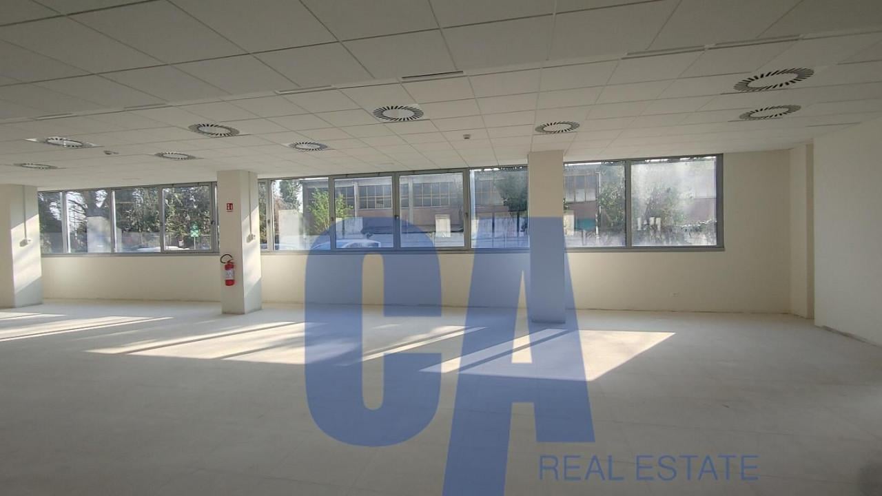 Ufficio in Piazza Maestri del Lavoro, Cernusco Sul Naviglio, {3} - Foto 2