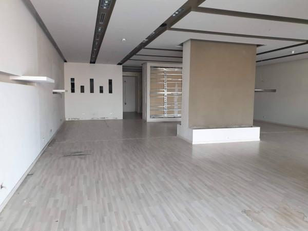 Arredamento in Circonvallazione Orientale 3, Roma, {3} - Foto 1