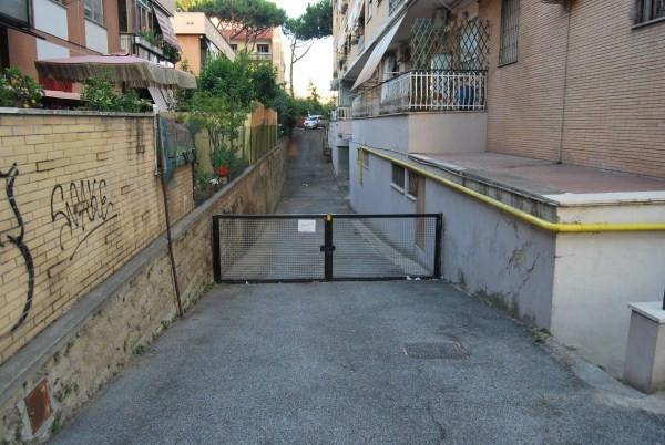 Capannone in Via Roberto Paribeni 15, Roma, {3} - Foto 1