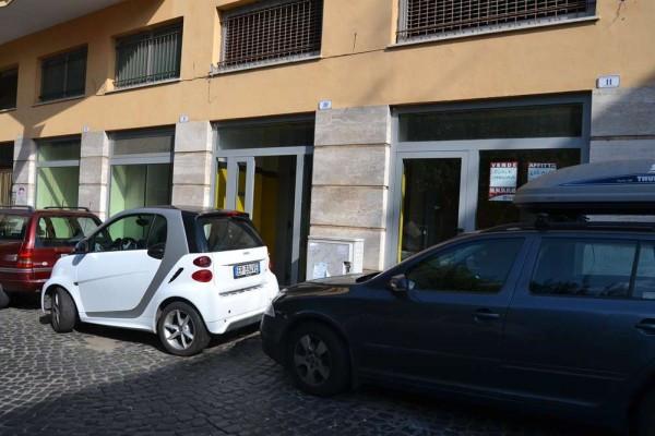 Negozio in Piazza S. Pietro 1, Frascati, {3} - Foto 2