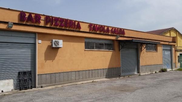 Negozio in Via di Tor Tre Teste 21-29, Roma, {3} - Foto 1