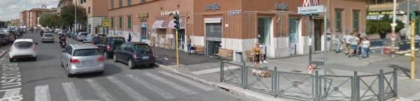 Negozio in Viale Marco Fulvio Nobiliore 2-14, Roma, {3} - Foto 2