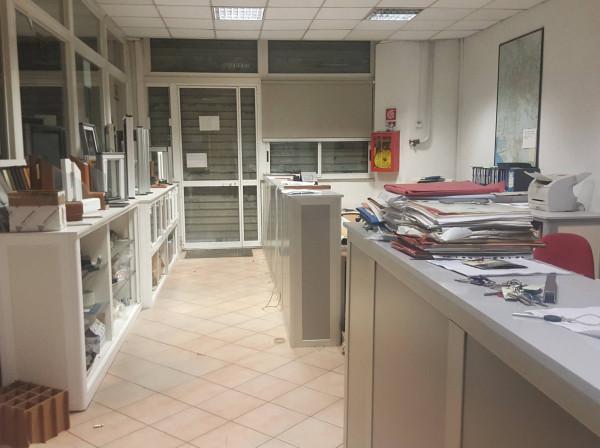 Negozio in Circonvallazione Orientale, Roma, {3} - Foto 1