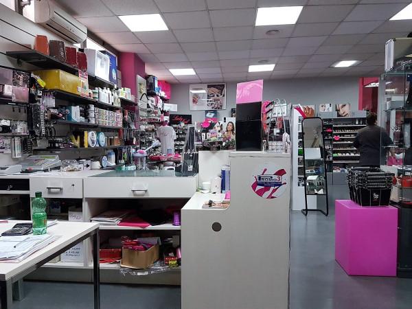 Negozio in Via della Stazione di Ciampino 66, Roma, {3} - Foto 2