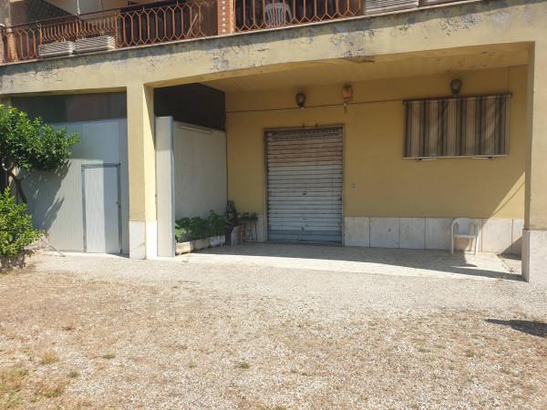 Magazzino in Via Salvatore Barzilai, Roma, {3} - Foto 2
