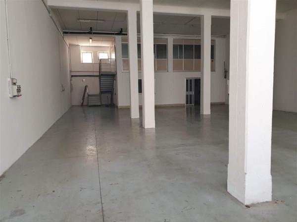 Magazzino in Via dei Castelli Romani, Pomezia, {3} - Foto 2