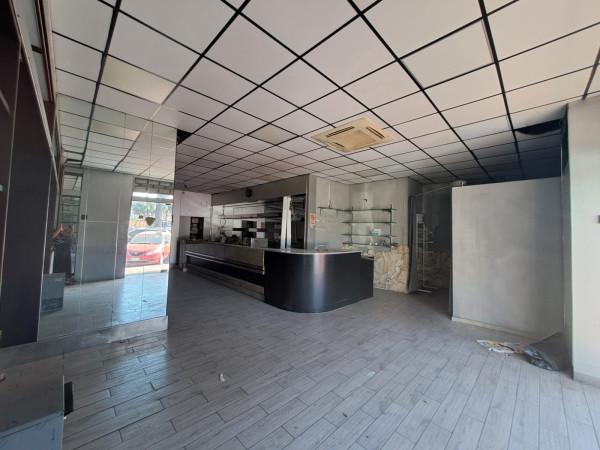 Negozio in Largo Irpinia 41, Roma, {3} - Foto 2