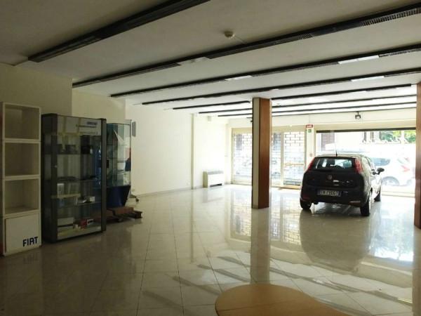 Negozio in Via del Ponte alle Mosse, Firenze, {3} - Foto 2
