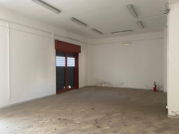 Negozio in Via Arcora, Casalnuovo Di Napoli, {3} - Foto 1