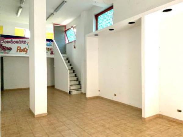 Negozio in , Pomigliano D'Arco, {3} - Foto 2