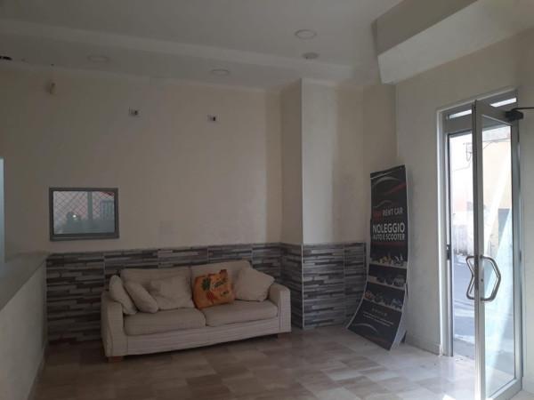 Negozio in Via Vittorio Emanuele III, Casalnuovo Di Napoli, {3} - Foto 2