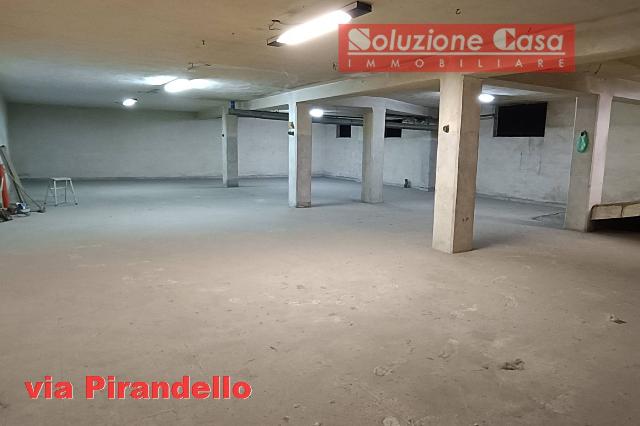 Garage or car box in Via Pirandello, Canosa di Puglia - Photo 1