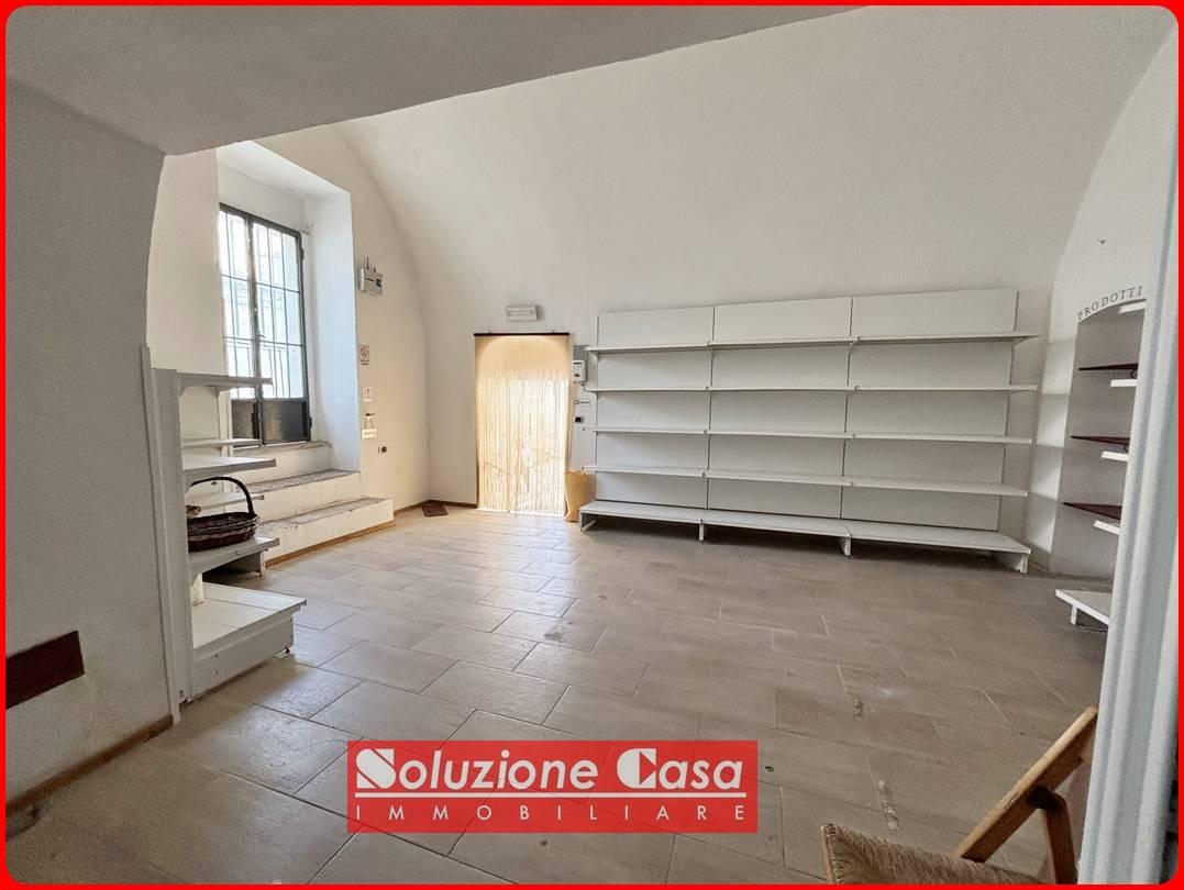 Negozio in Via Sabina, Canosa Di Puglia, {3} - Foto 2