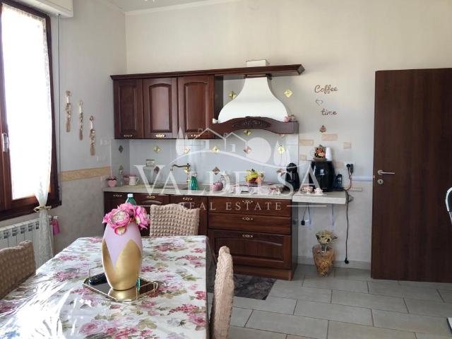 4-room flat, Poggibonsi - Photo 1