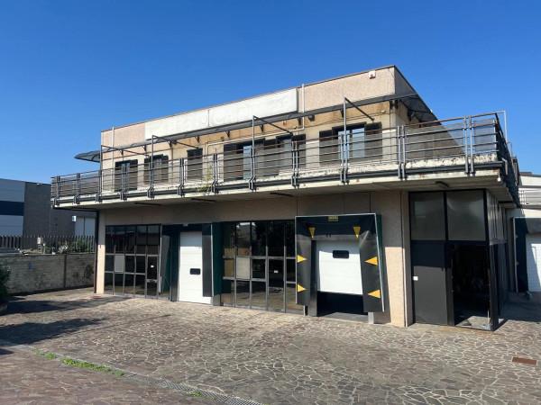 Capannone in Viale del Lavoro, Romano Di Lombardia, {3} - Foto 2
