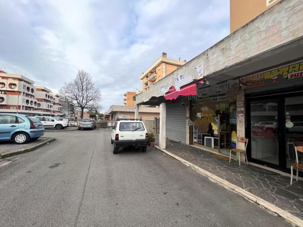 Negozio in Via delle Azzorre 366, Roma, {3} - Foto 1