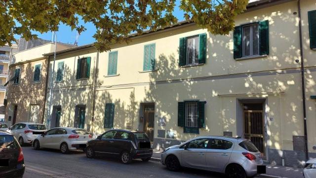 3-room flat in Piazza Amilcare Ponchielli, Grosseto - Photo 1