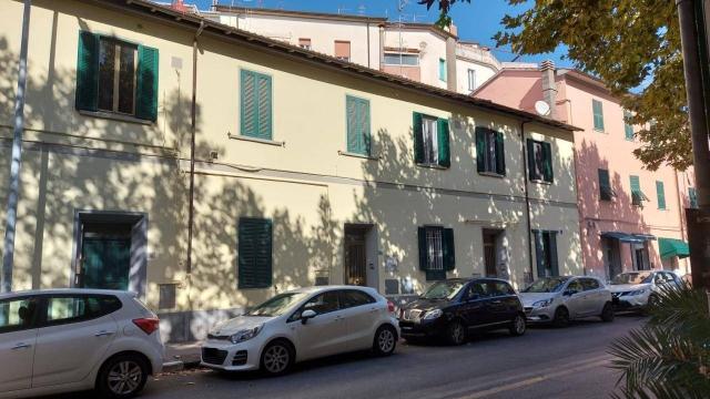 2-room flat in Piazza Amilcare Ponchielli, Grosseto - Photo 1