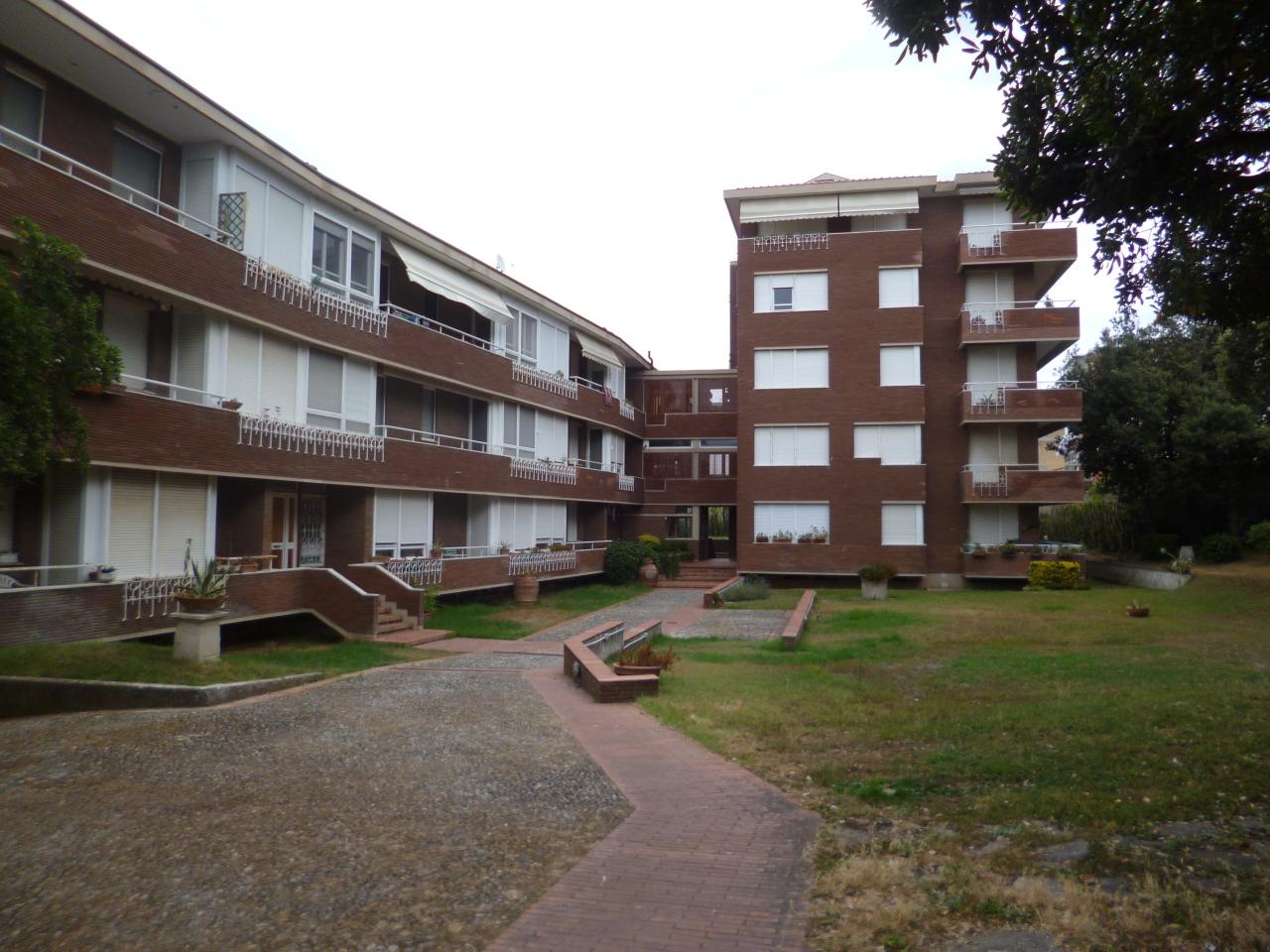 Parcheggio chiuso in , Livorno - Foto 1