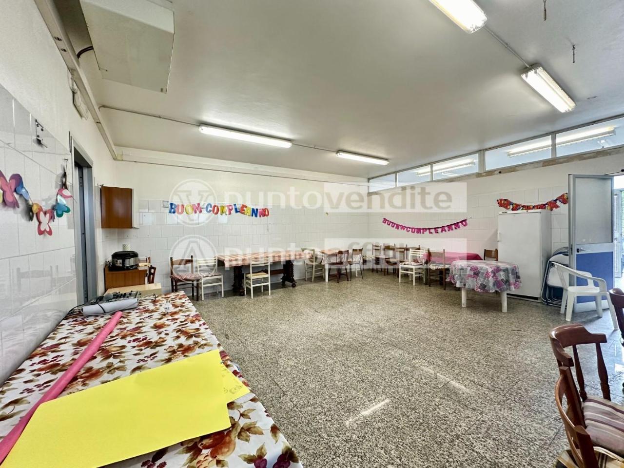 Locale commerciale in To CIV.1319 1319, Lucca, {3} - Foto 1